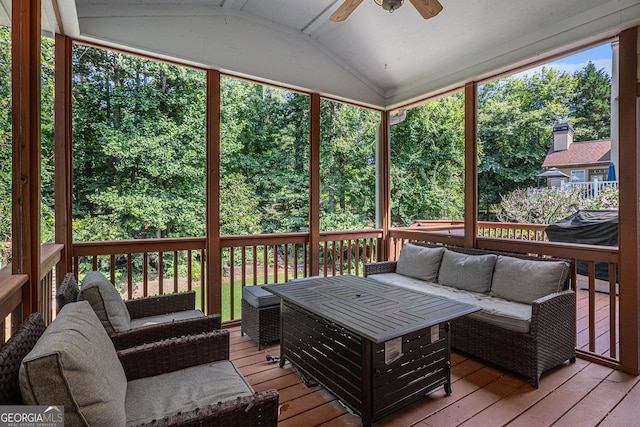 351 Prestbury Ct, Suwanee, GA 30024 - sunroom featuring an outdoor hangout area, a ceiling fan, and vaulted ceiling