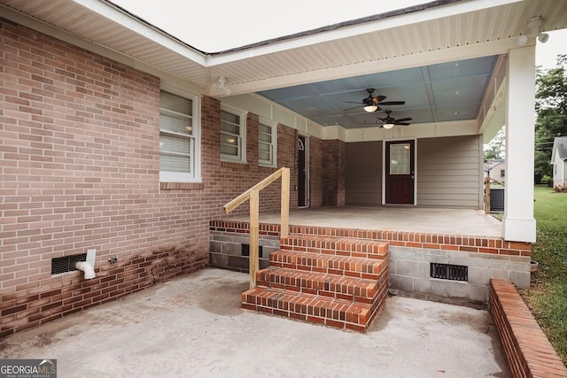 500 Holmes St, Barnesville, GA 30204 - covered porch with a ceiling fan