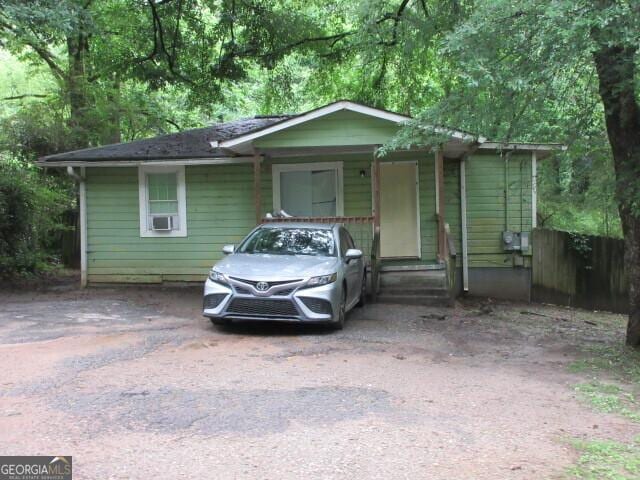 118 Tye St, Stockbridge, GA 30281 - bungalow-style home with a porch