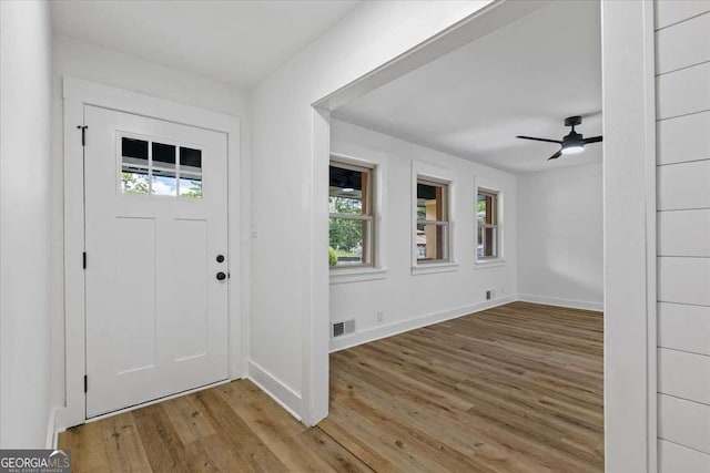 1400 N Ave NW, Atlanta, GA 30318 - entrance foyer featuring light wood finished floors and ceiling fan