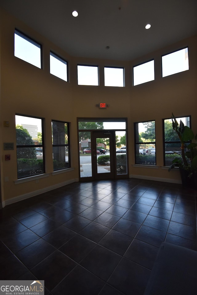 898 Oak St SW Unit 1215, Atlanta, GA 30310 - common area featuring recessed lighting and a towering ceiling