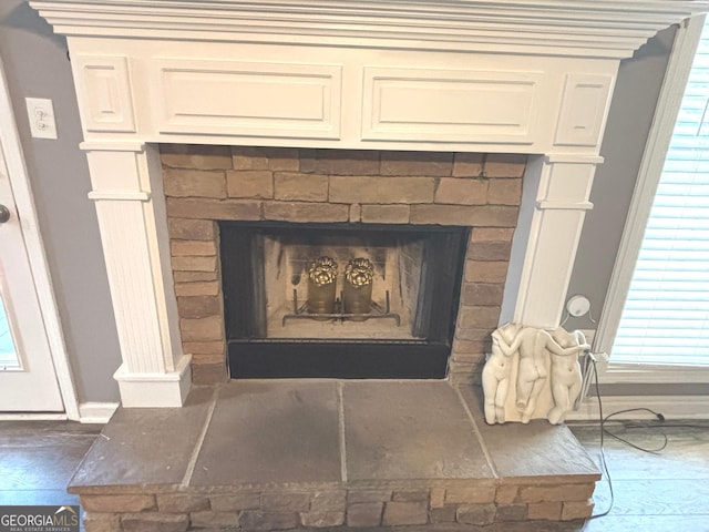 214 Sugar Hill Ct, Jackson, GA 30233 - detailed view of a fireplace with raised hearth