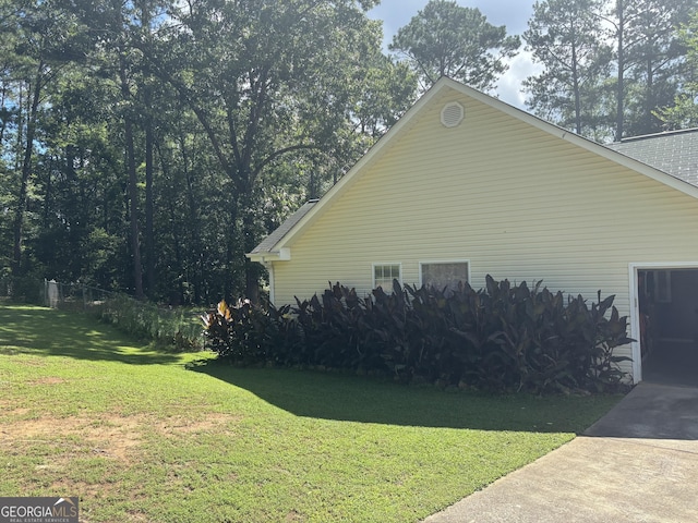 214 Sugar Hill Ct, Jackson, GA 30233 - view of side of property with a lawn