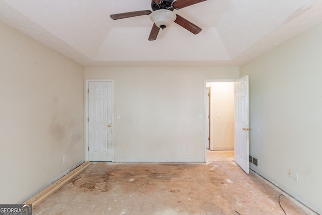 3930 Pine Tree Ln, Gainesville, GA 30501 - unfurnished room with a raised ceiling and ceiling fan