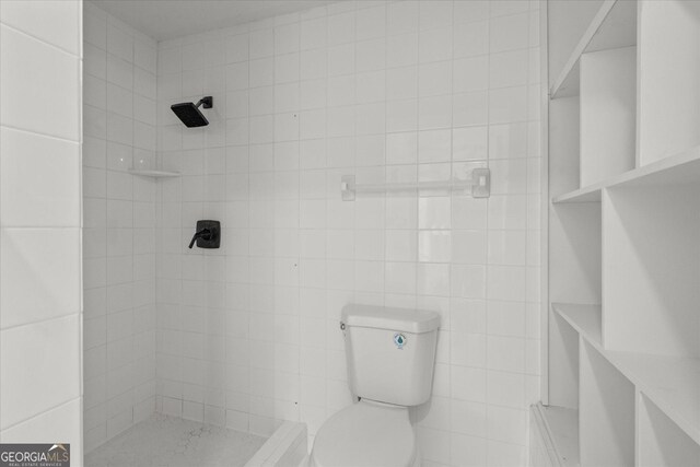 85 Geralds Pt, Wedowee, AL 36278 - bathroom featuring tiled shower and toilet