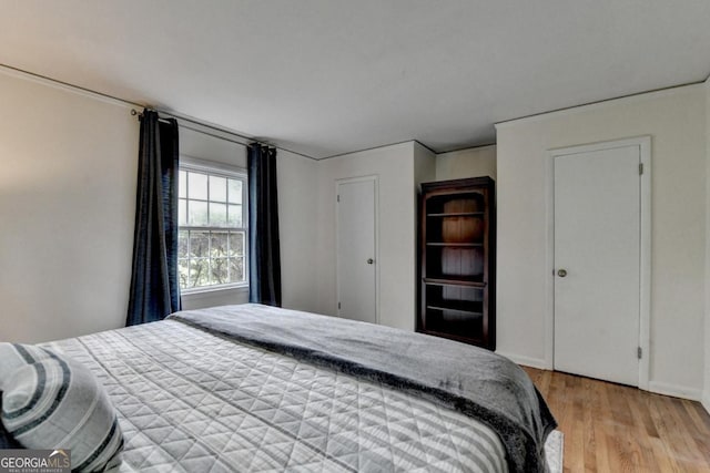 595 Glenforest Rd, Sandy Springs, GA 30328 - bedroom with wood finished floors