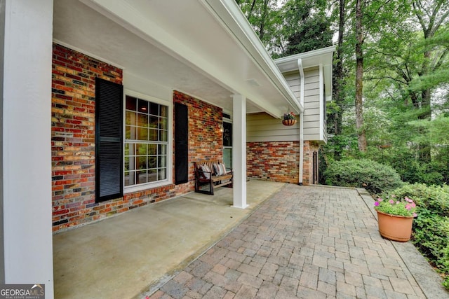 595 Glenforest Rd, Sandy Springs, GA 30328 - view of covered porch