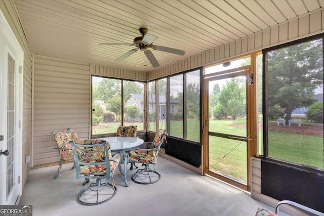 6 Majestic Oaks Way NE, Rome, GA 30165 - sunroom featuring a ceiling fan and outdoor dining space