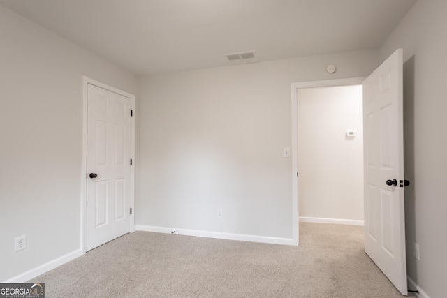 5674 Mountain Cres, Stone Mountain, GA 30087 - empty room featuring carpet and a smoke detector