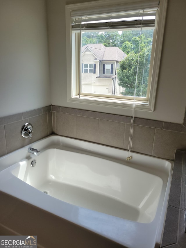 2424 Saint Andrews Rdg, College Park, GA 30337 - full bath with a garden tub