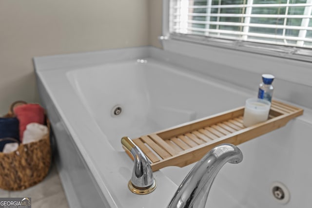 1120 Liberty Ln, Bogart, GA 30622 - full bathroom featuring a jetted tub