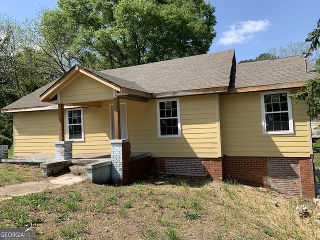 239 E Currahee St, Toccoa, GA 30577 - view of front facade featuring a shingled roof