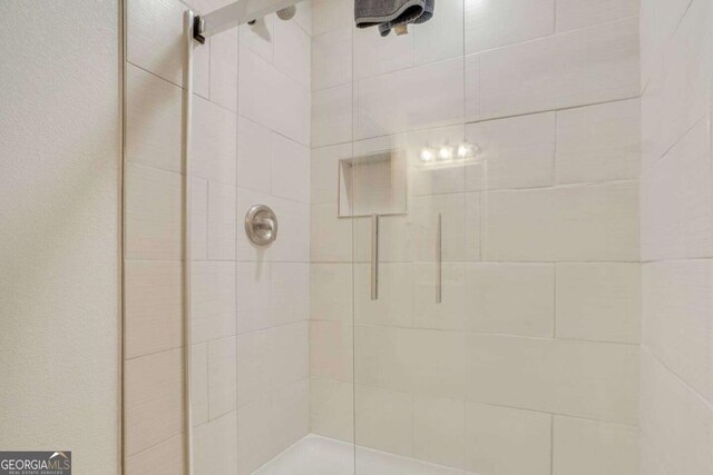 327 Brucken Strasse Unit 311, Helen, GA 30545 - full bath featuring a tile shower