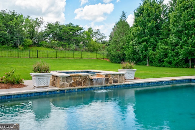 2816 Oconee Springs Dr, Statham, GA 30666 - swimming pool with an in-ground hot tub