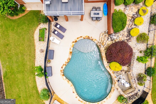 713 Birkdale Blvd, Carrollton, GA 30116 - aerial view of a pool area