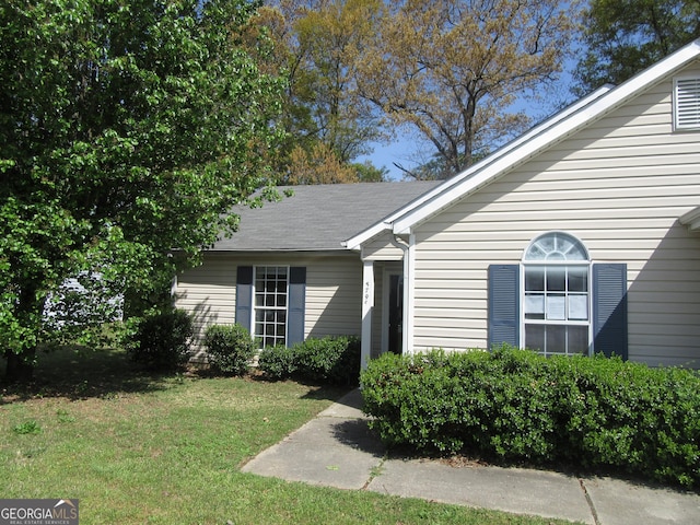 5799 Eagles Feather Ln, Riverdale, GA 30274 - entrance to property featuring a lawn