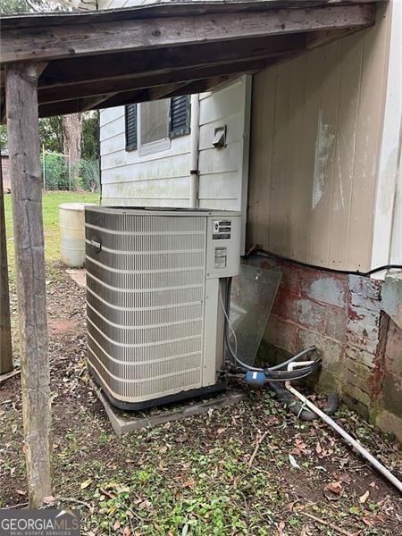 15 Liberty St, Gainesville, GA 30501 - exterior view of a central AC unit