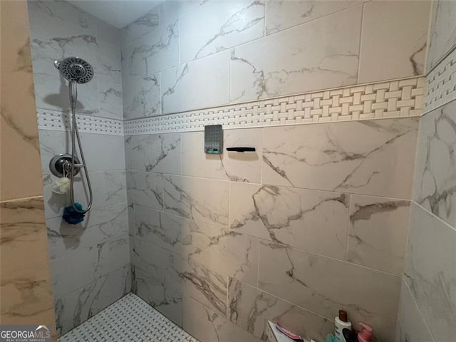 713 Pine Chase, Lawrenceville, GA 30043 - bathroom featuring a tile shower