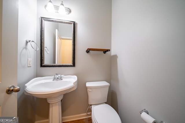 38 Pin Oak Way, Hamilton, GA 31811 - bathroom featuring toilet and baseboards
