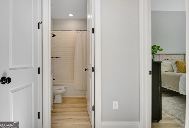 192 Greyfairs Ave, Senoia, GA 30276 - bathroom featuring ensuite bathroom, wood finished floors, shower / tub combo, and recessed lighting