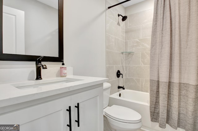 192 Greyfairs Ave, Senoia, GA 30276 - bathroom featuring shower / tub combo and vanity