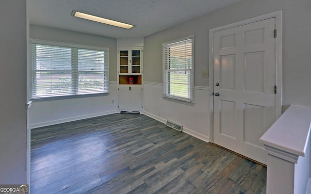 37 Cunningham Dr, Hartwell, GA 30643 - entrance foyer with dark wood-type flooring