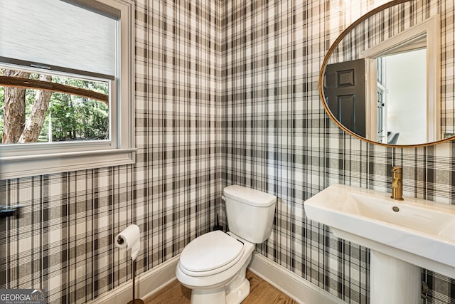 625 Wynfield Ct, Roswell, GA 30076 - bathroom with wood finished floors and wallpapered walls