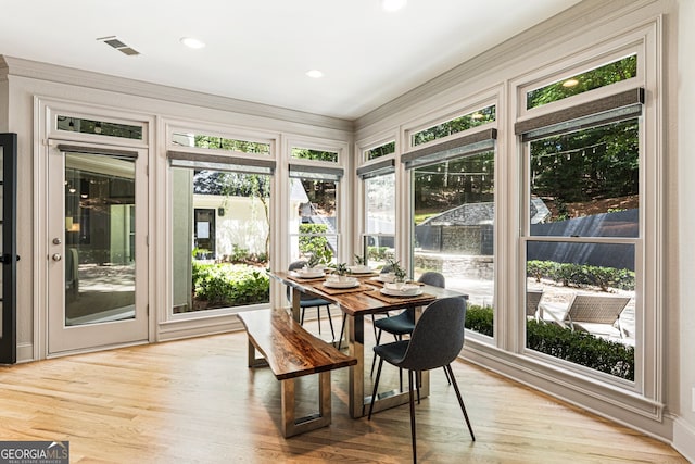 625 Wynfield Ct, Roswell, GA 30076 - sunroom / solarium with healthy amount of natural light, wood finished floors, ornamental molding, and recessed lighting