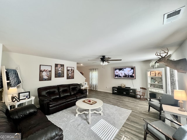 312 Indian River Dr, Jefferson, GA 30549 - living area with wood finished floors and ceiling fan