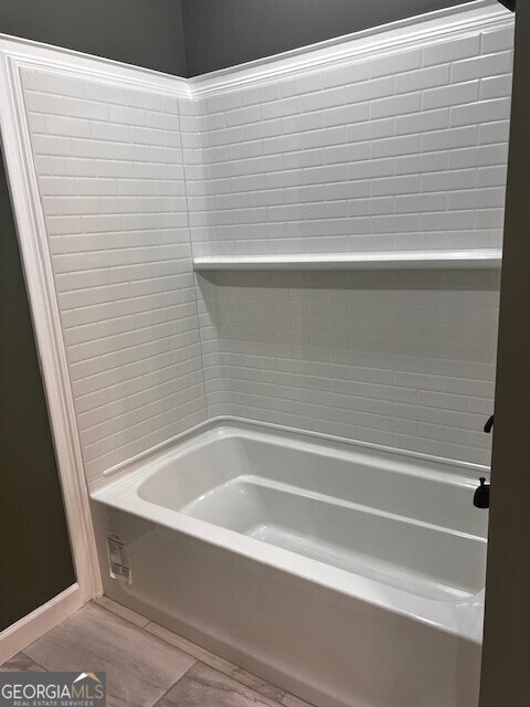 110 Williamson St SW, Rome, GA 30165 - full bath featuring wood finished floors