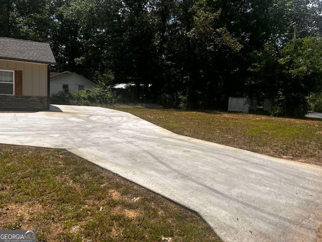 110 Williamson St SW, Rome, GA 30165 - view of yard featuring driveway