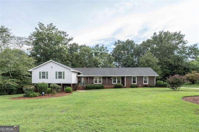 160 Edgewood Dr, Athens, GA 30606 - view of front of property featuring a front yard and view of scattered trees
