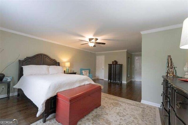 160 Edgewood Dr, Athens, GA 30606 - bedroom with wood finished floors, ornamental molding, and ceiling fan