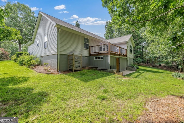 456 Timber Ct, Clarkesville, GA 30523 - rear view of property featuring a wooden deck and a lawn