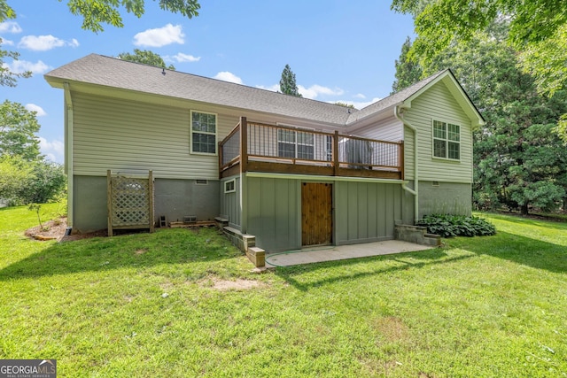 456 Timber Ct, Clarkesville, GA 30523 - back of house featuring a lawn, a deck, and a shingled roof