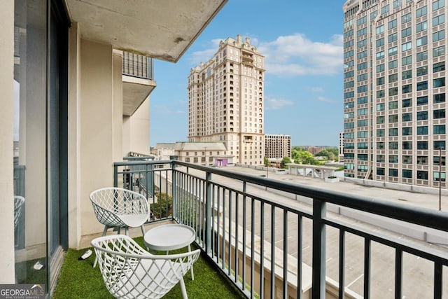 3040 Peachtree Rd NW Unit 702, Atlanta, GA 30305 - balcony with a city view