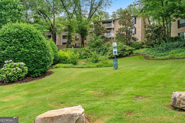 3115 Seven Pines Ct Unit 308, Atlanta, GA 30339 - view of grassy yard
