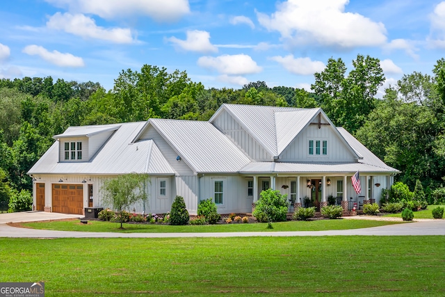 639 Frank Crook Rd, Canon, GA 30520 - modern inspired farmhouse with board and batten siding, covered porch, a front yard, and driveway