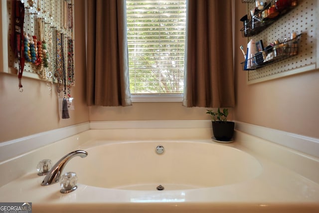1248 Rockview Ct, Loganville, GA 30052 - full bathroom featuring a bath