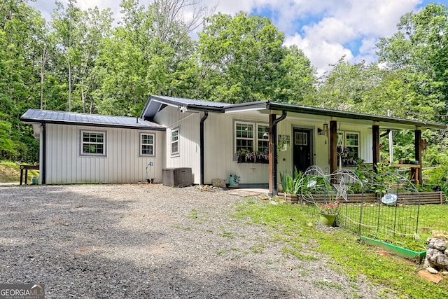 11 Hamilton Cir, Blairsville, GA 30512 - view of front of house featuring driveway, a metal roof, and covered porch