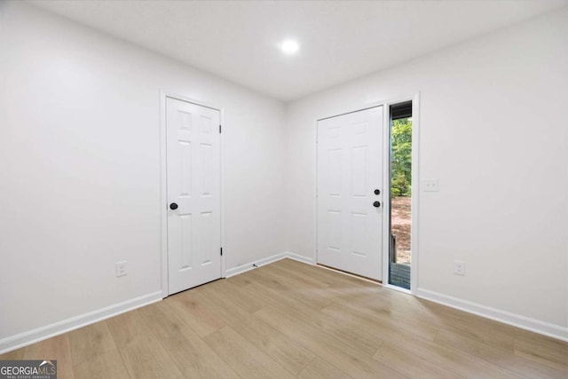 3292 Holly Mill Ct, Marietta, GA 30062 - entryway featuring light wood-style floors and recessed lighting