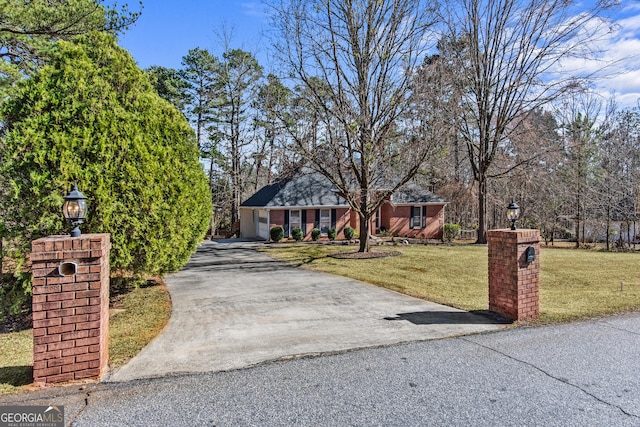 105 S Arcadia Dr, Bogart, GA 30622 - view of front of property featuring a front yard and driveway
