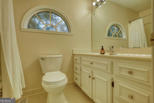 120 Fox Hunt Pl, Athens, GA 30606 - full bath featuring tile patterned flooring, vanity, and a shower with shower curtain