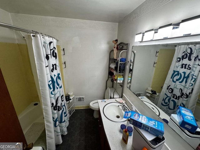2933 Arlington Rd, East Point, GA 30344 - bathroom featuring vanity and shower / bath combo