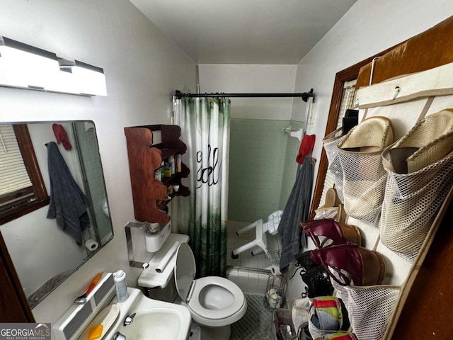 2933 Arlington Rd, East Point, GA 30344 - full bath featuring toilet and shower / tub combo