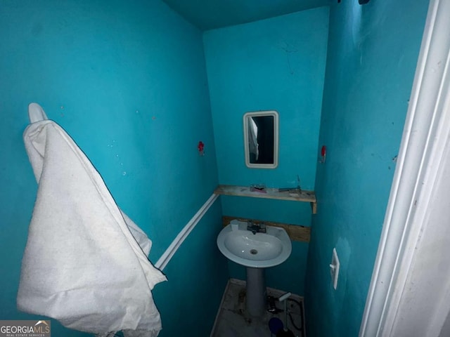 6733 Old Covington Rd, Lithonia, GA 30058 - bathroom featuring a sink