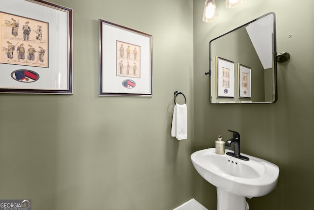 306 Clarendon Ct SE, Gainesville, GA 30501 - bathroom with a sink