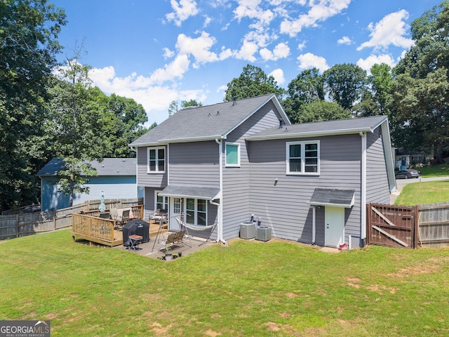 625 Hickory Nobb, Sugar Hill, GA 30518 - back of property featuring a patio, a fenced backyard, and a deck
