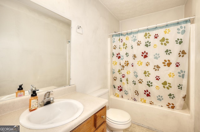 67 Cotton St, Commerce, GA 30529 - bathroom with vanity, shower / tub combo, and a textured ceiling