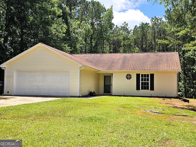 100 Lexington Pl, Senoia, GA 30276 - ranch-style house featuring an attached garage, concrete driveway, and a front lawn
